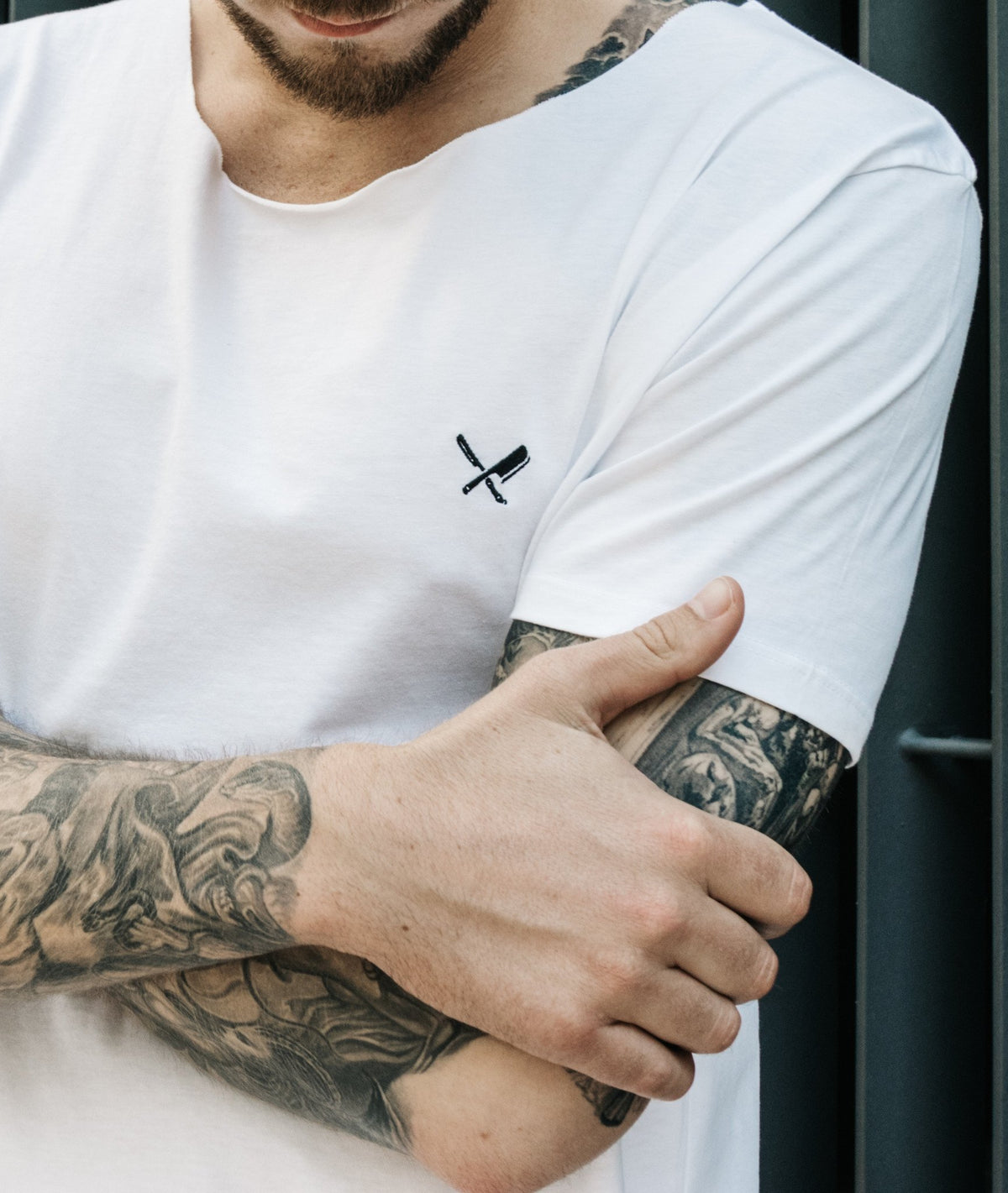Cutted Neck Team long t-shirt by Distorted People