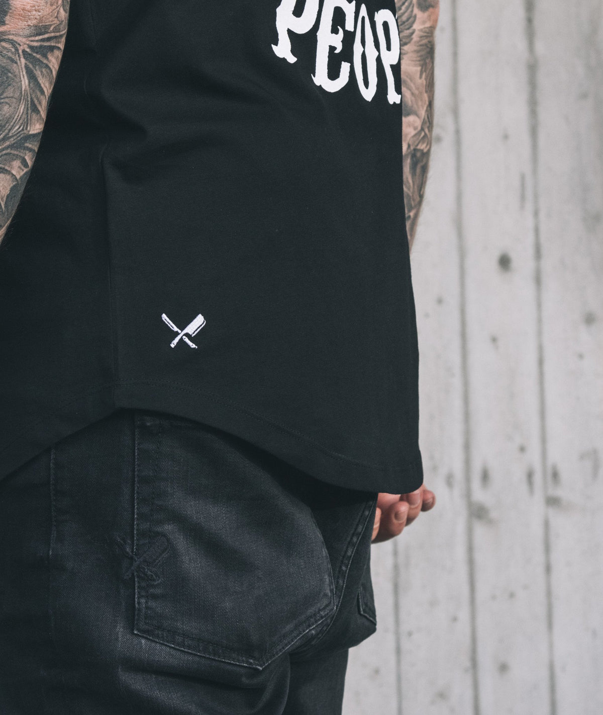 Cutted Neck Team long t-shirt by Distorted People