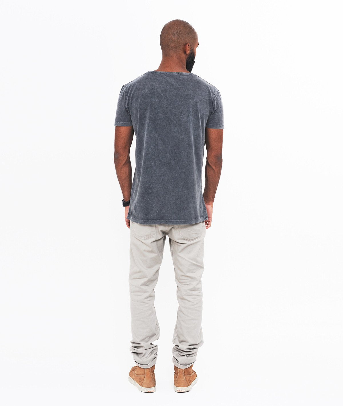 TARO grand neck T-Shirt by Distorted People