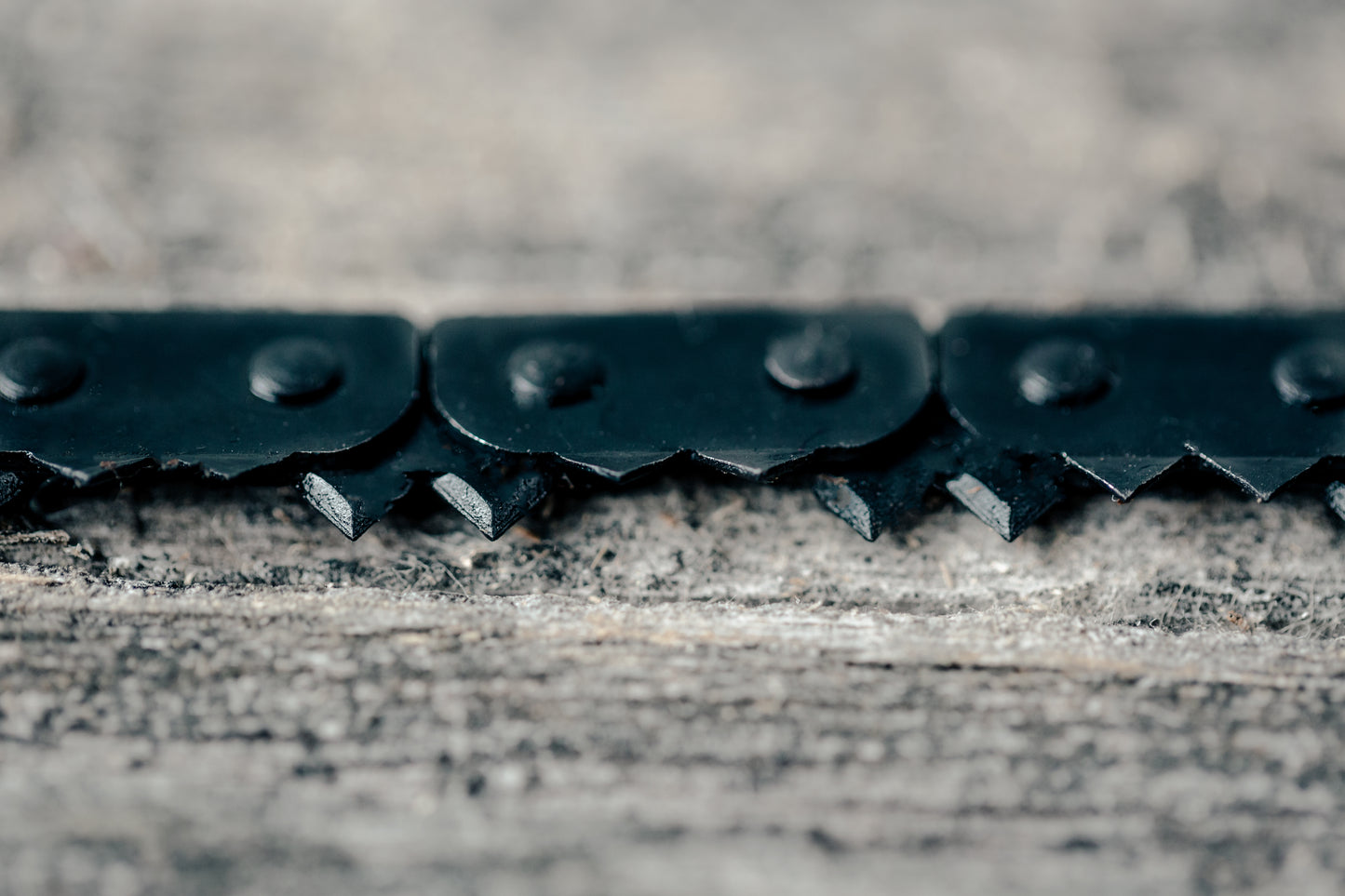 露营户外袖珍电锯关闭