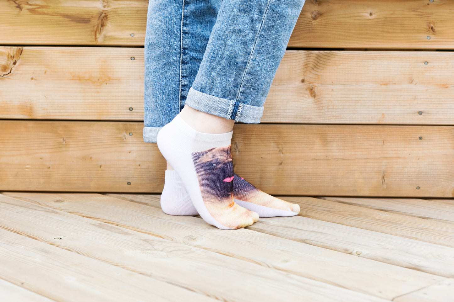 Feet Pose 哈巴狗袜子