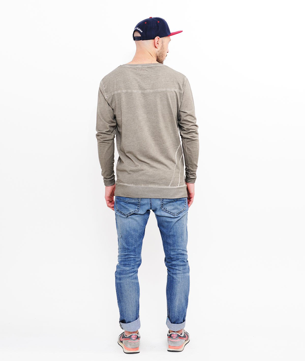 LUCIO y-neck Longsleeve by Distorted People