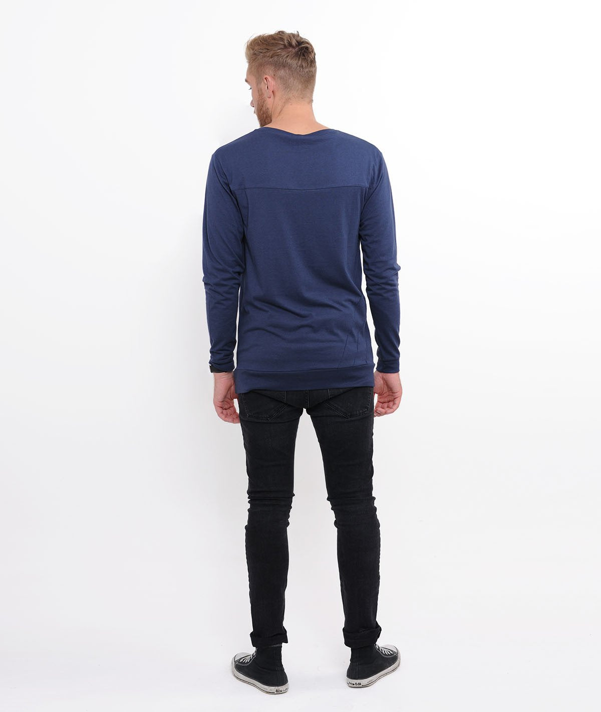 LUCIO y-neck Longsleeve by Distorted People