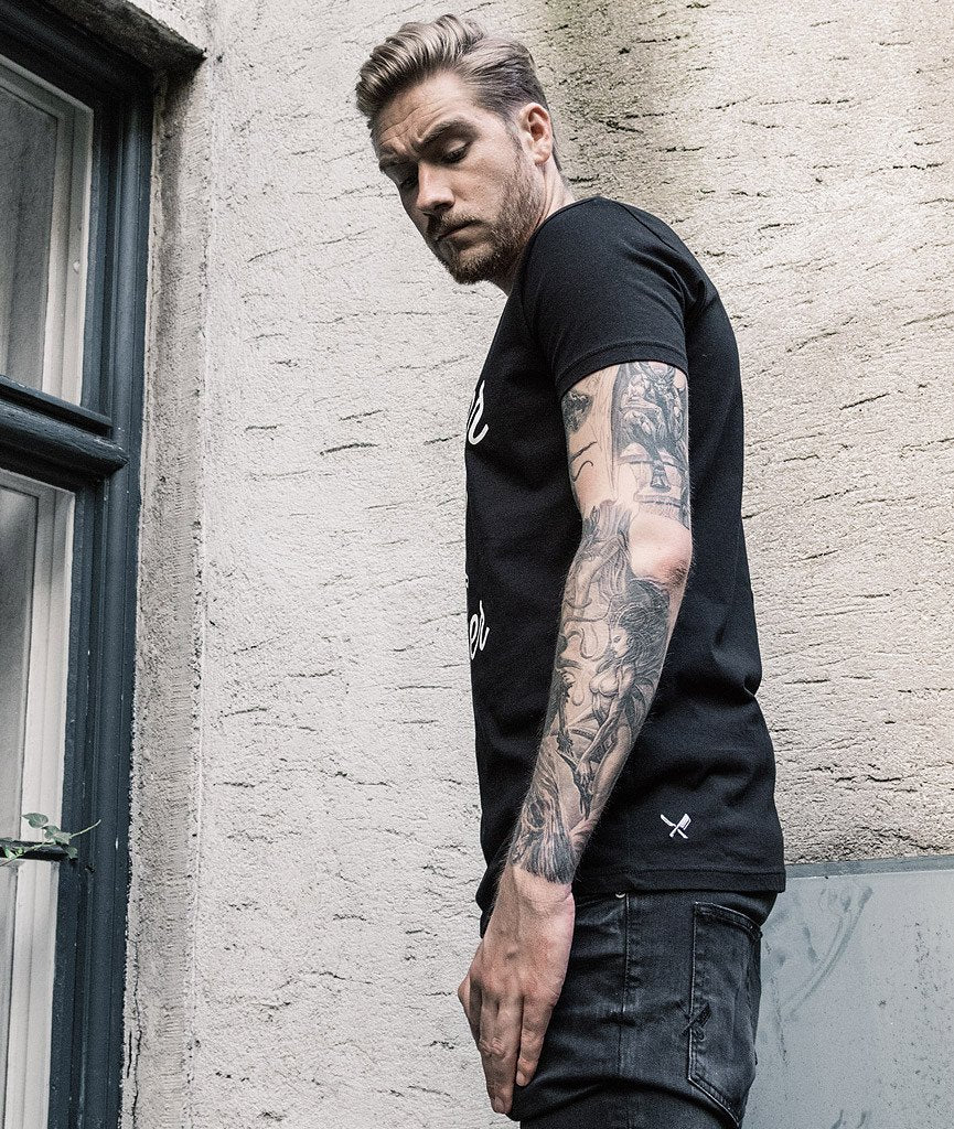 BB BLADES GRAND NECK t-shirt by Distorted People