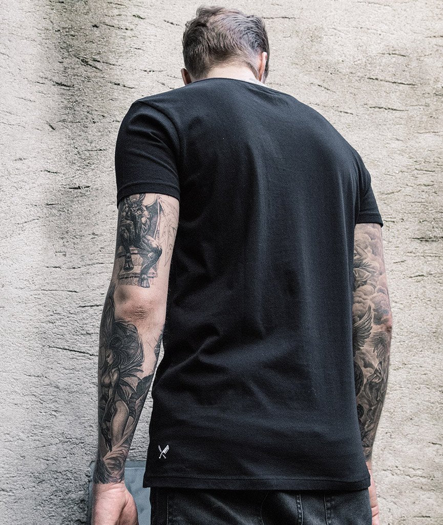 BB BLADES GRAND NECK t-shirt by Distorted People