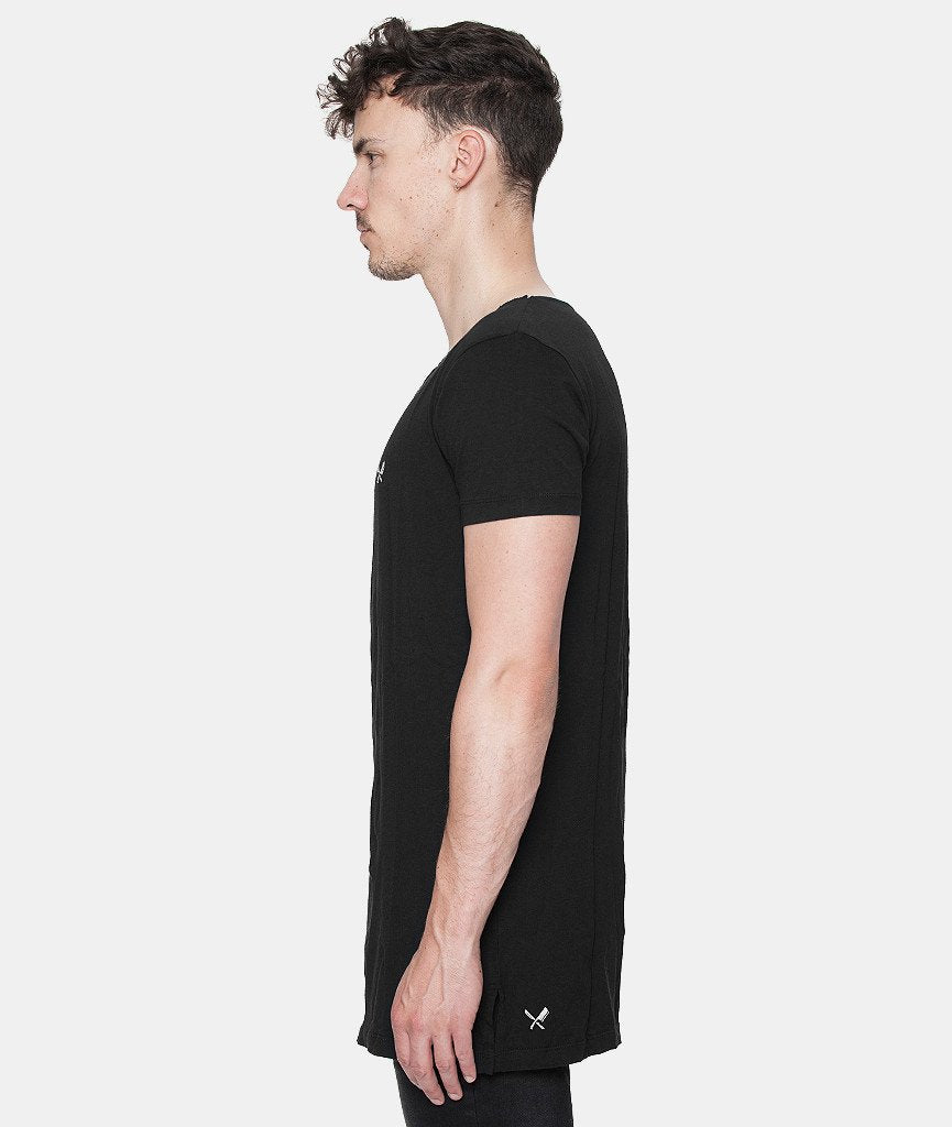 TILO cutted grand neck long t-shirt by Distorted People