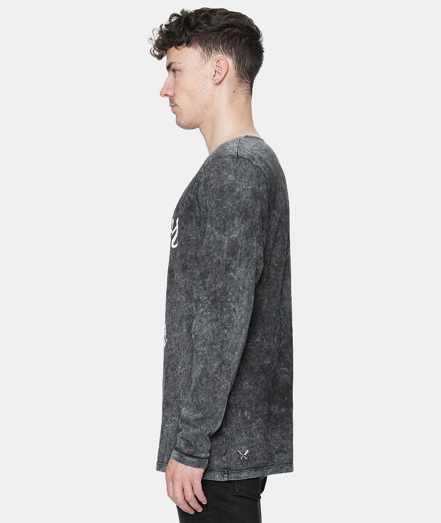 BB BLADES CUTTED NECK longsleeve by Distorted People