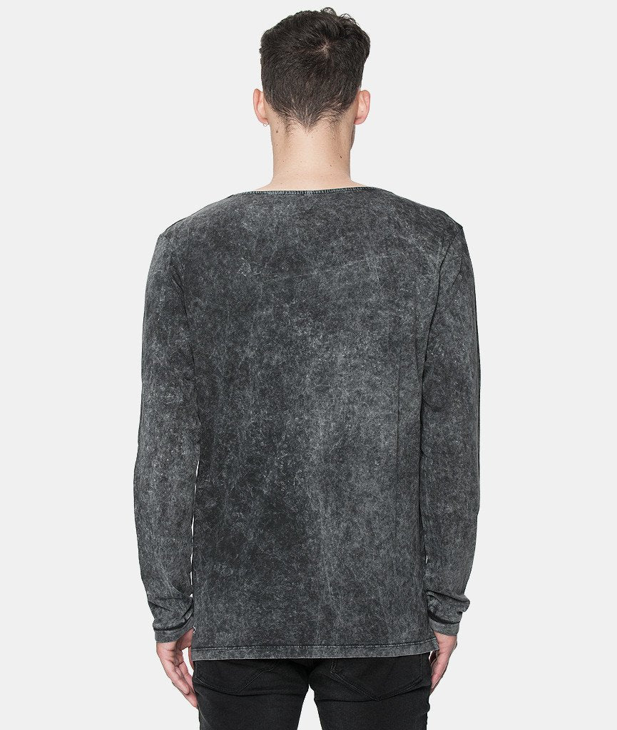 BB BLADES CUTTED NECK longsleeve by Distorted People