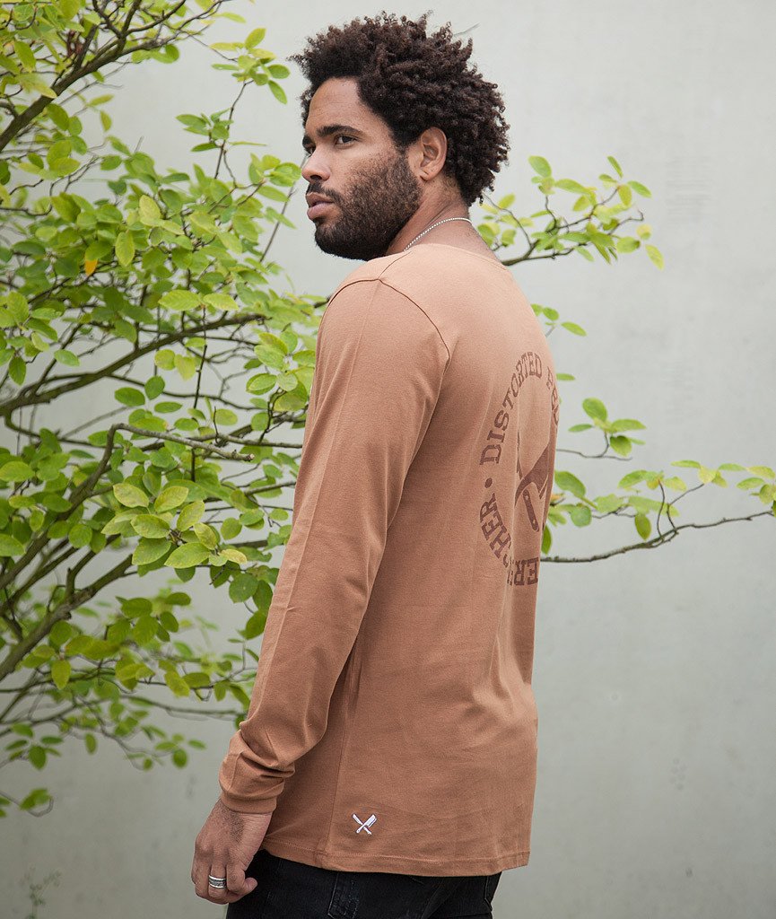 Cutted Neck Circle longsleeve by Distorted People