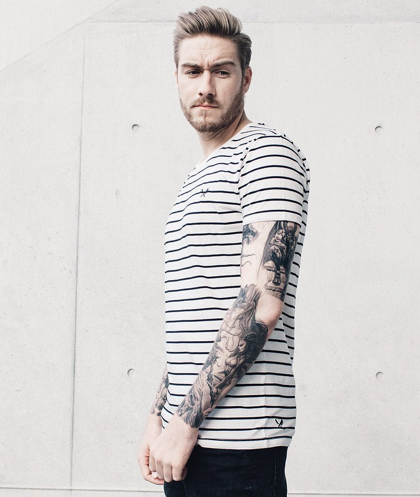 CREW NECK t-shirt by Distorted People