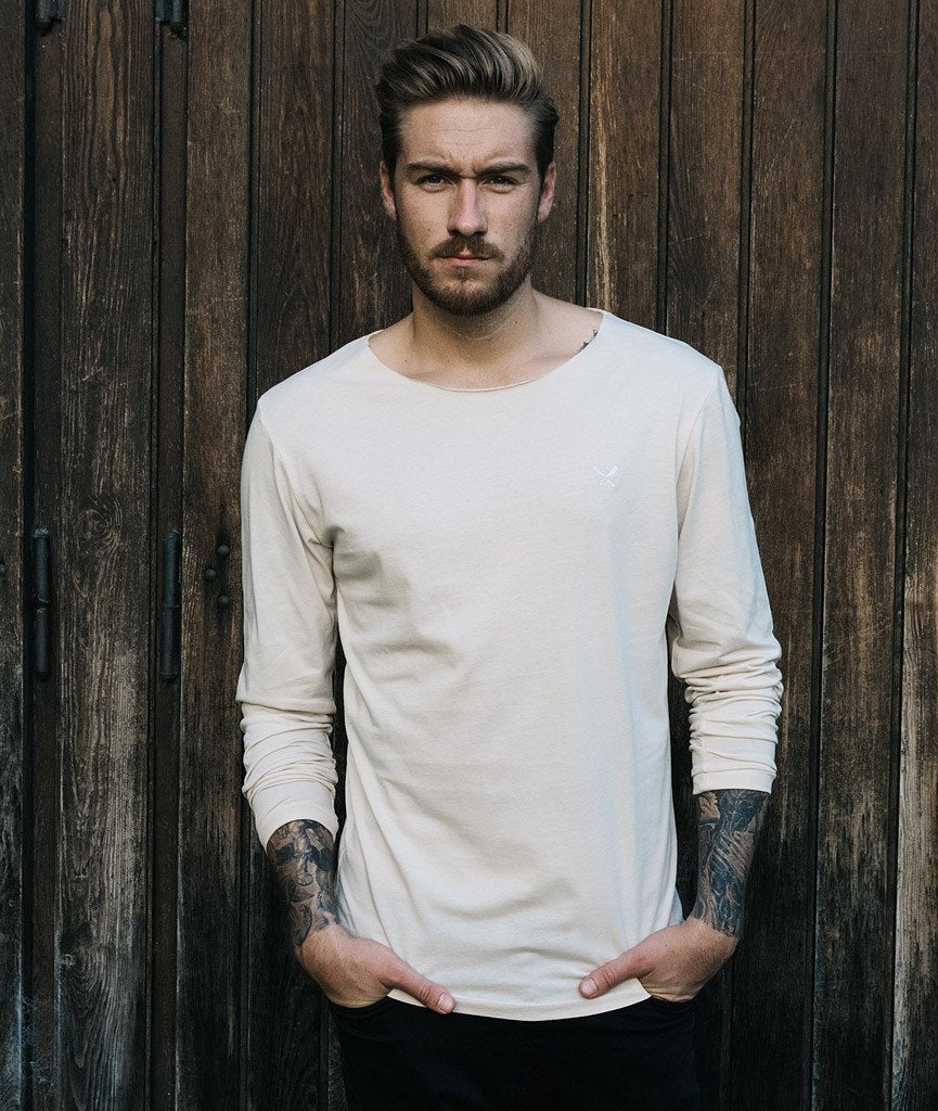 Cutted Neck longsleeve by Distorted People
