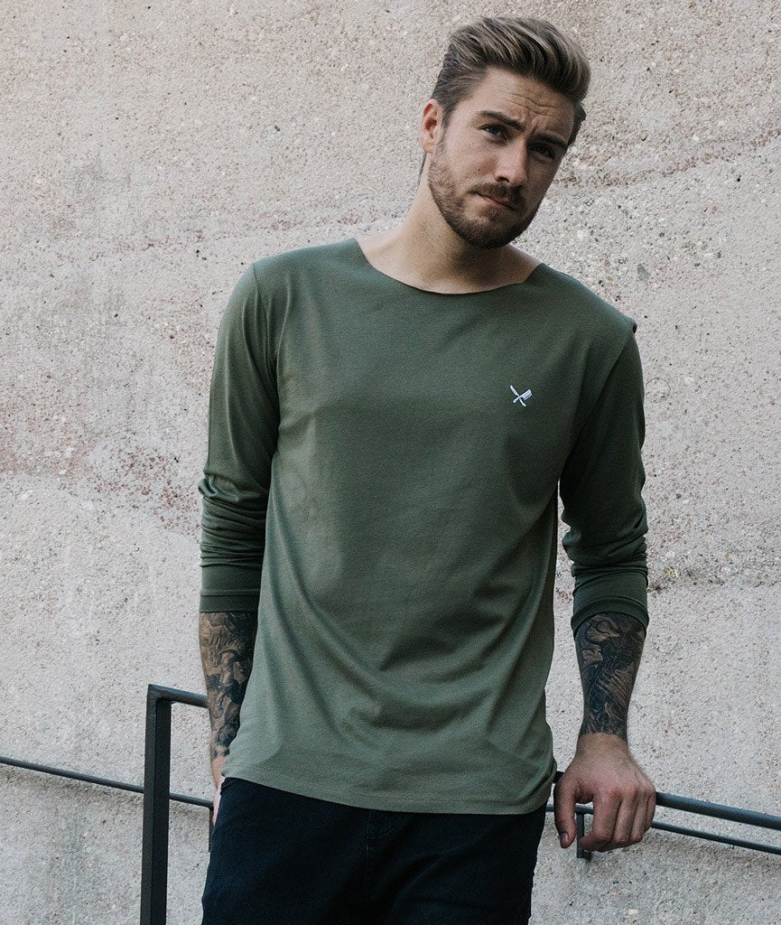 CUTTED NECK longsleeve by Distorted People