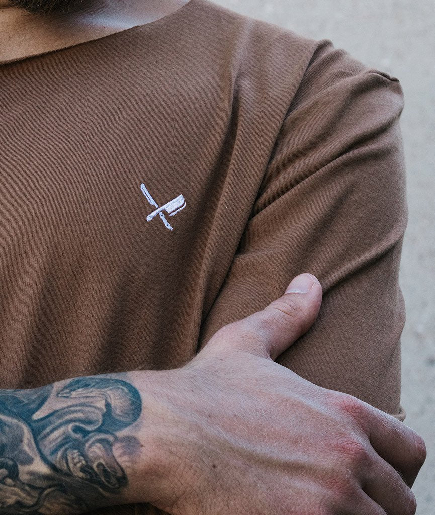 Cutted Neck longsleeve by Distorted People