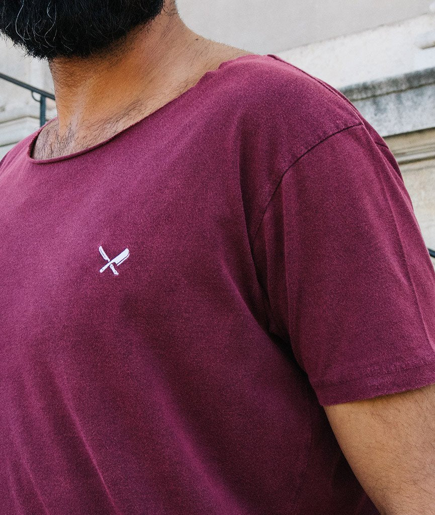 CUTTED NECK t-shirt by Distorted People