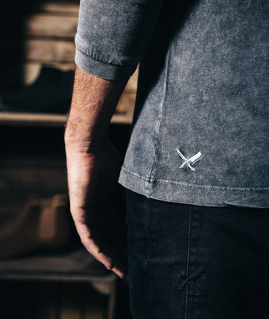 CUTTED NECK longsleeve by Distorted People