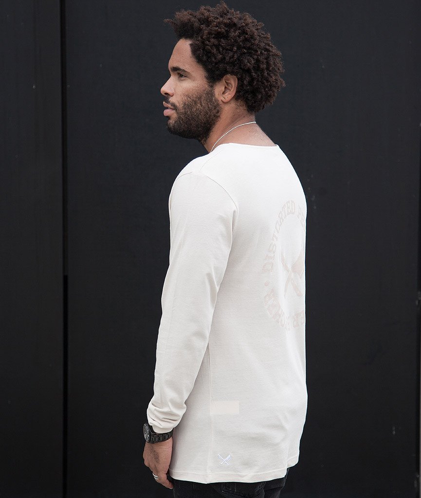 Cutted Neck Circle longsleeve by Distorted People
