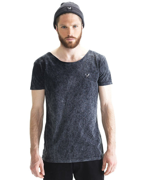CUTTED NECK t-shirt by Distorted People