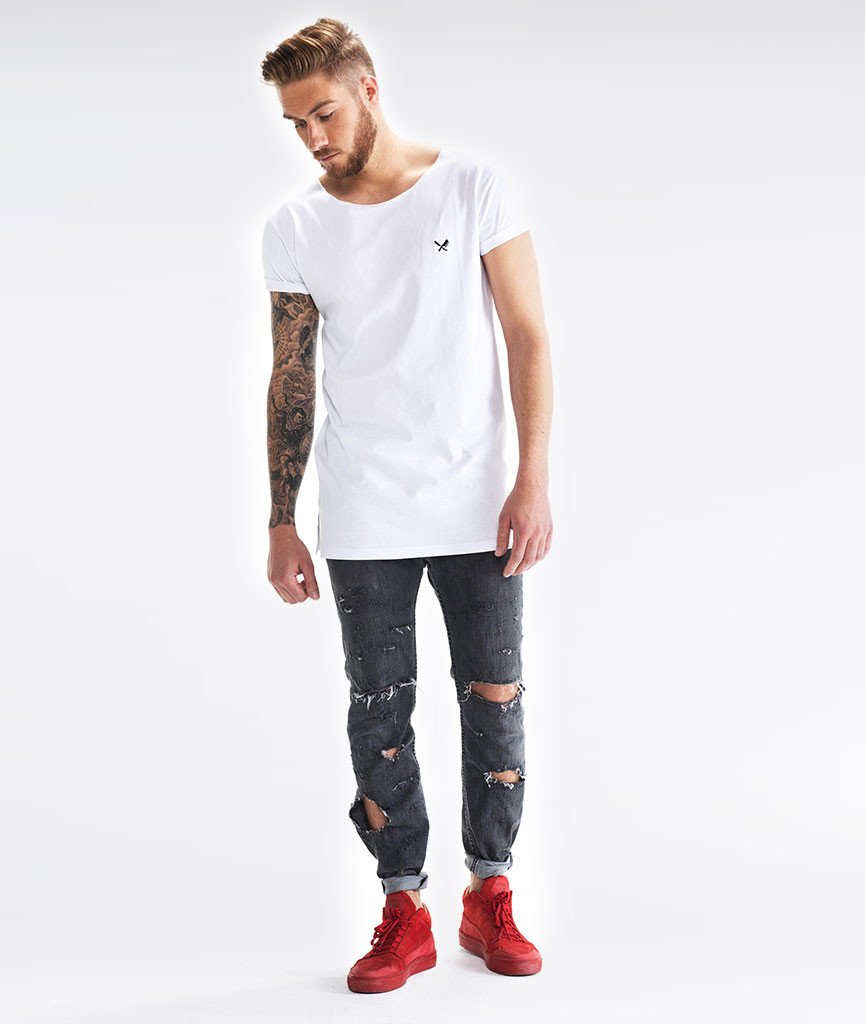 TILO cutted grand neck long t-shirt by Distorted People