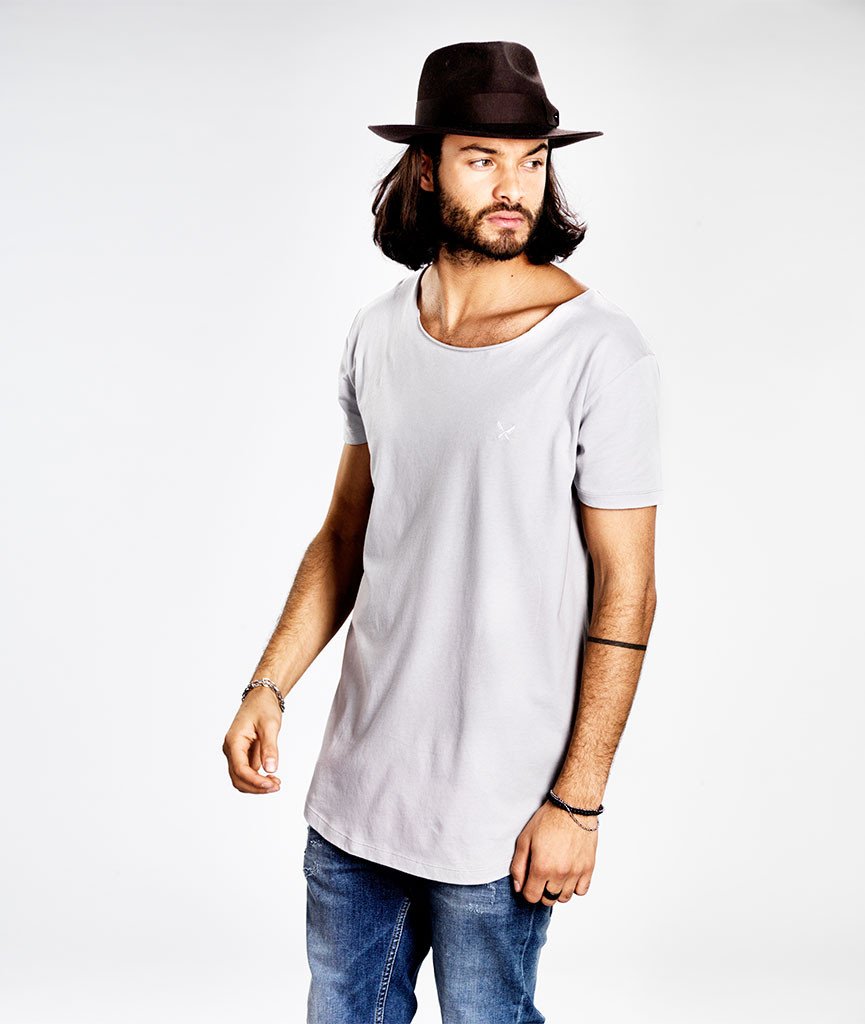 CUTTED NECK long t-shirt by Distorted People