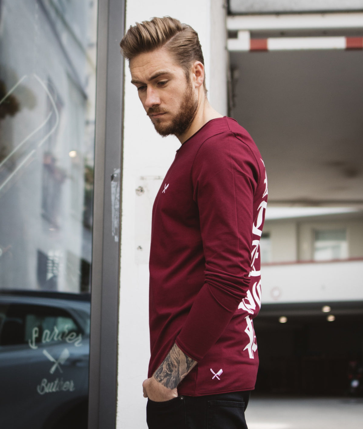 Grand Crew Neck Lettering longsleeve by Distorted People