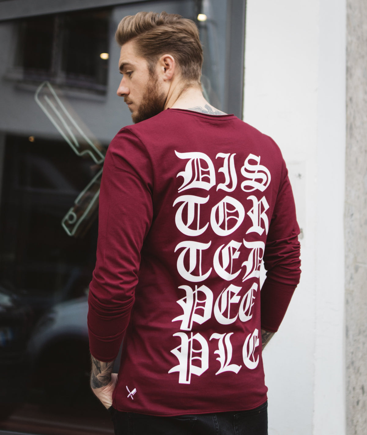 Grand Crew Neck Lettering longsleeve by Distorted People