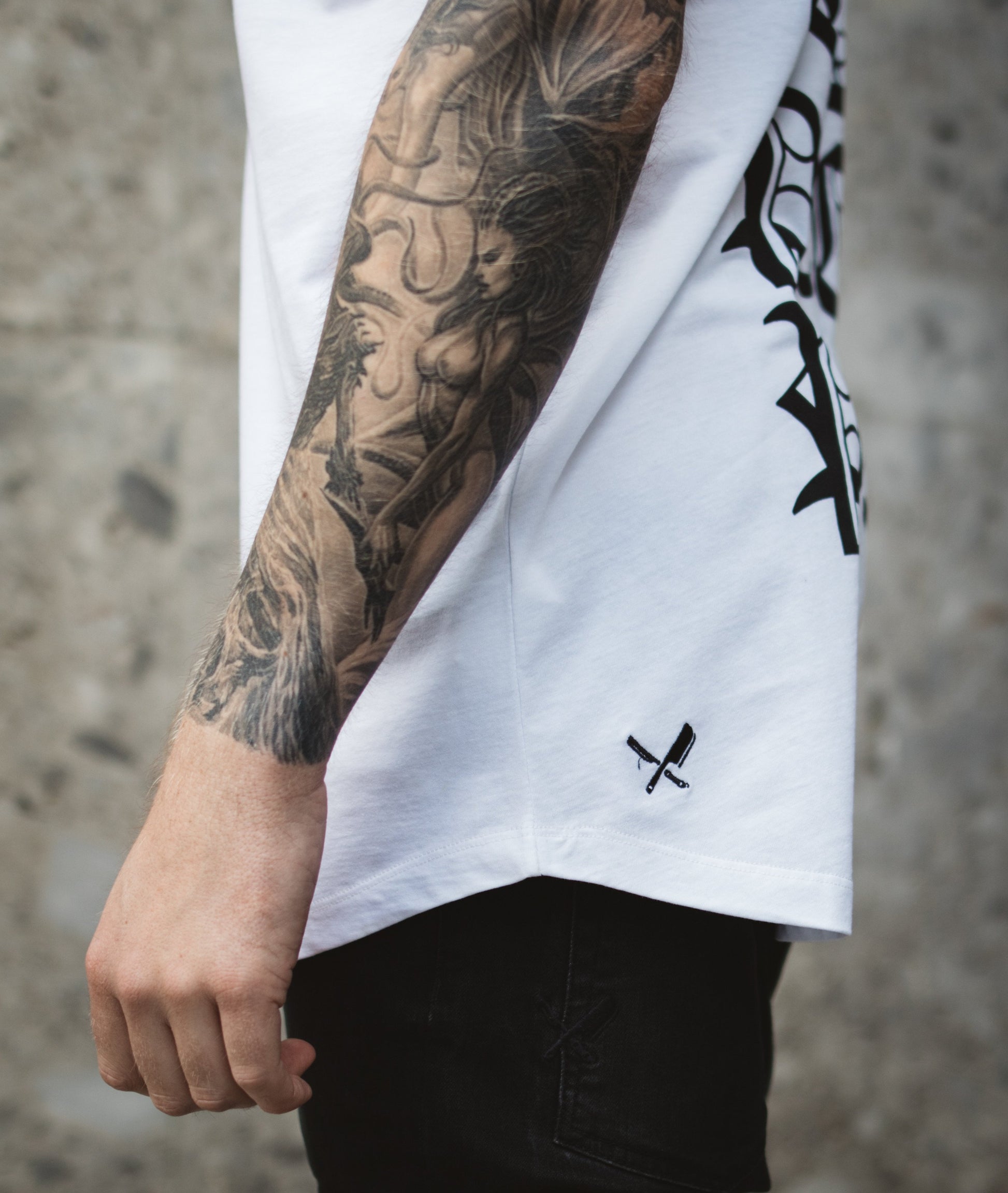 B&B Cutted Neck Lettering long t-shirt by Distorted People