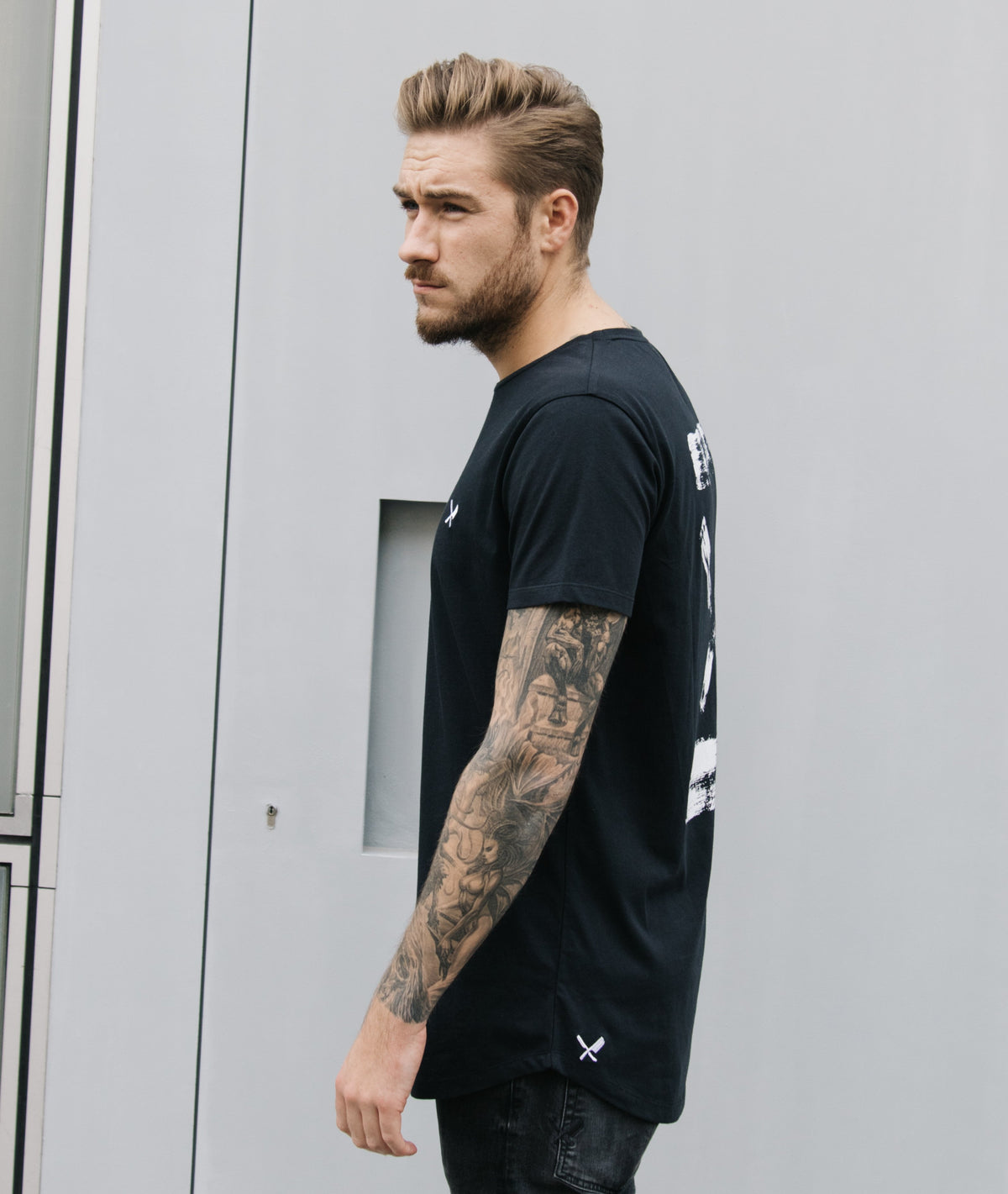 Cutted Neck Inked Blades long t-shirt by Distorted People