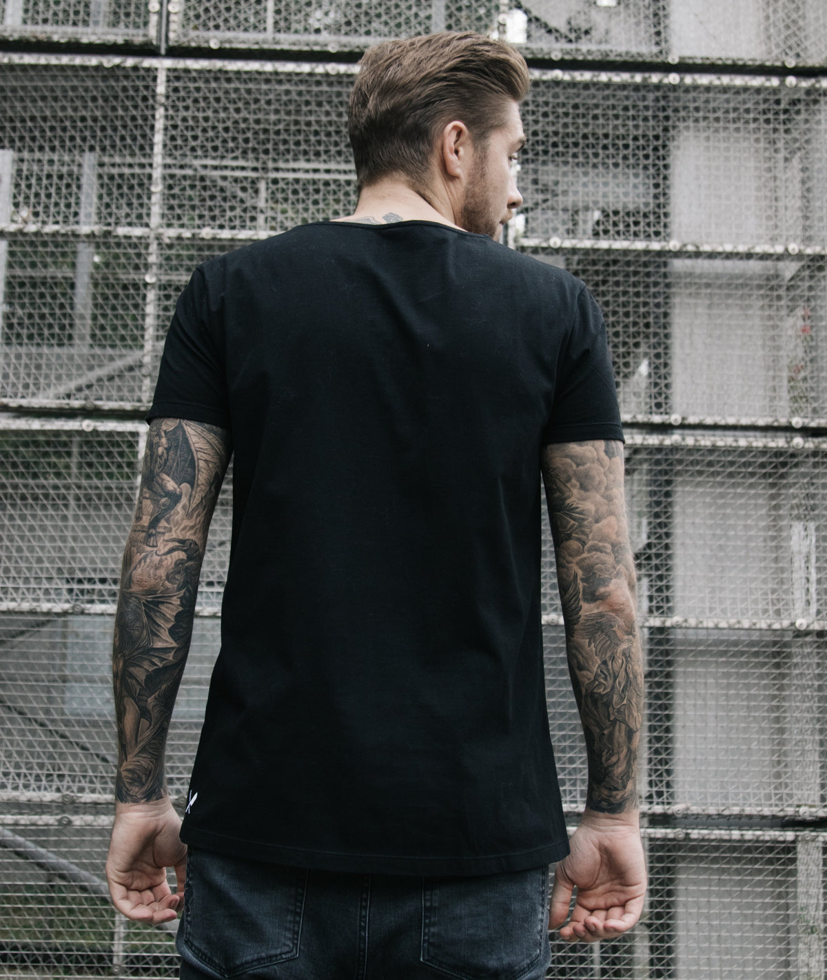 BB Blades Camo Cutted Neck t-shirt by Distorted People