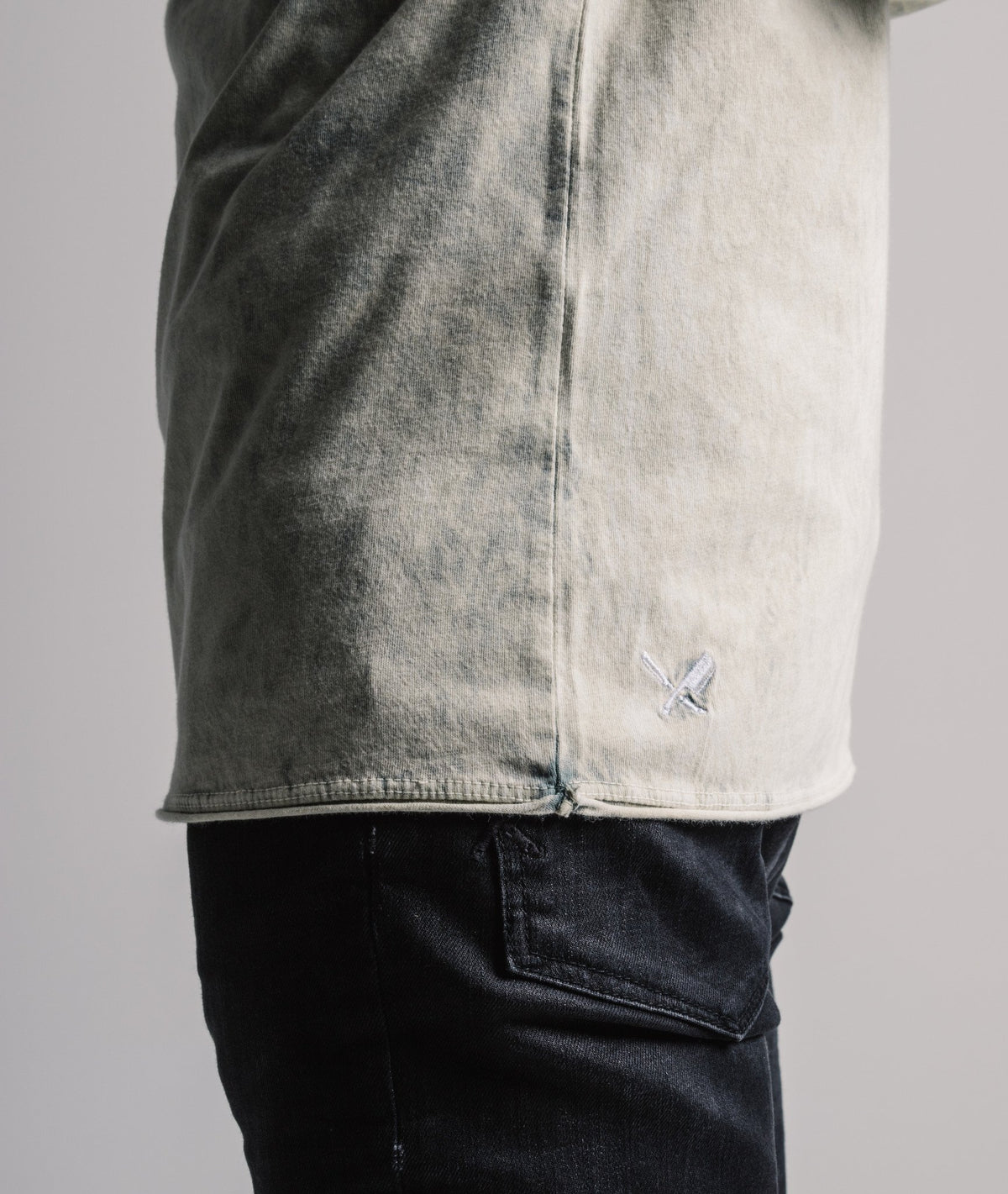Grand Crew Neck longsleeve by Distorted People