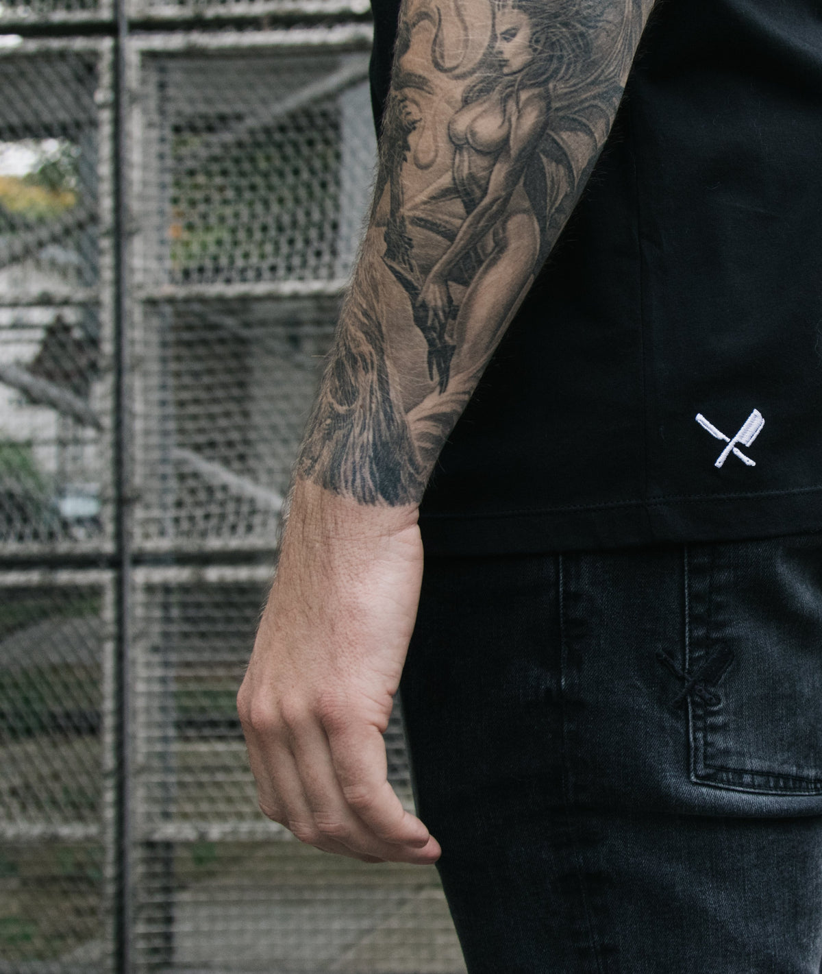 BB Blades Camo Cutted Neck t-shirt by Distorted People