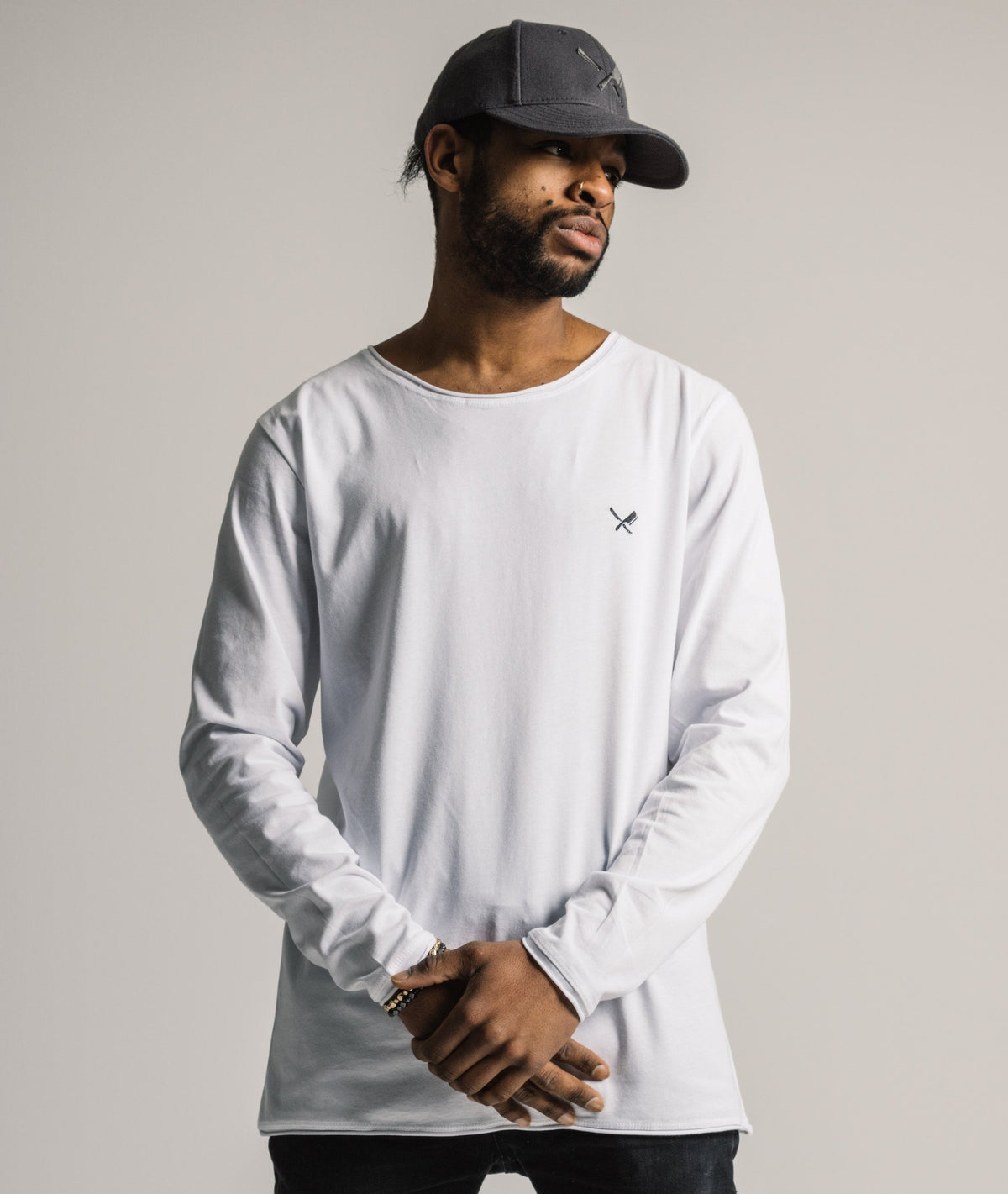 Grand Crew Neck Circle longsleeve by Distorted People