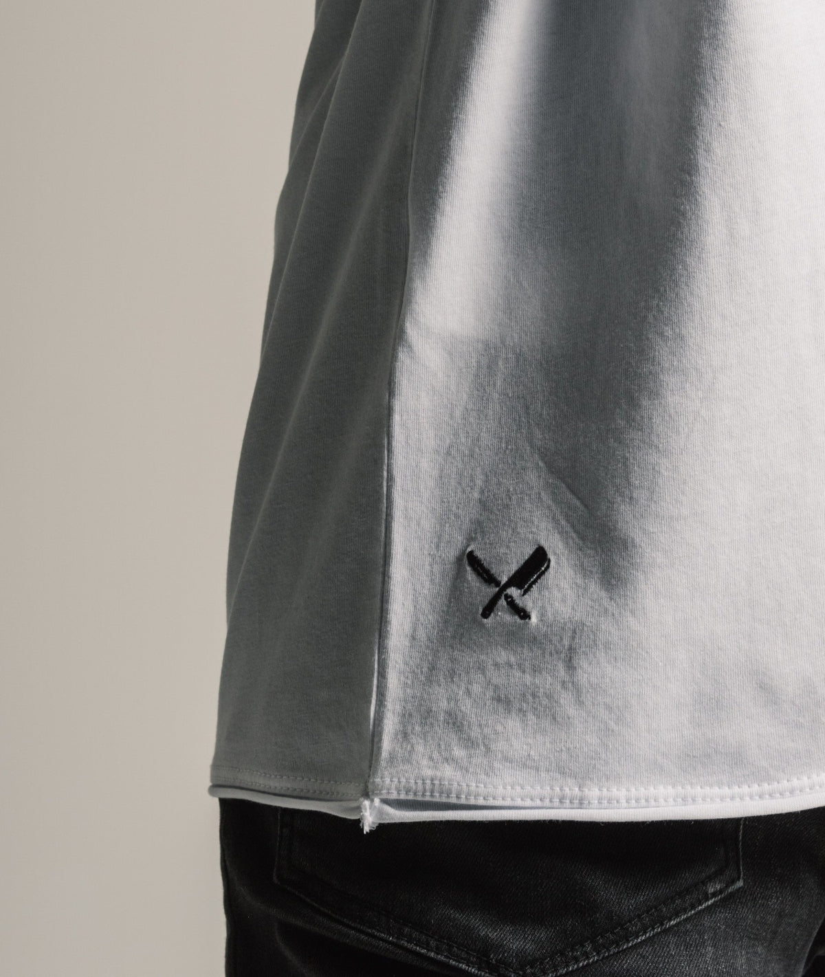 Grand Crew Neck Circle longsleeve by Distorted People
