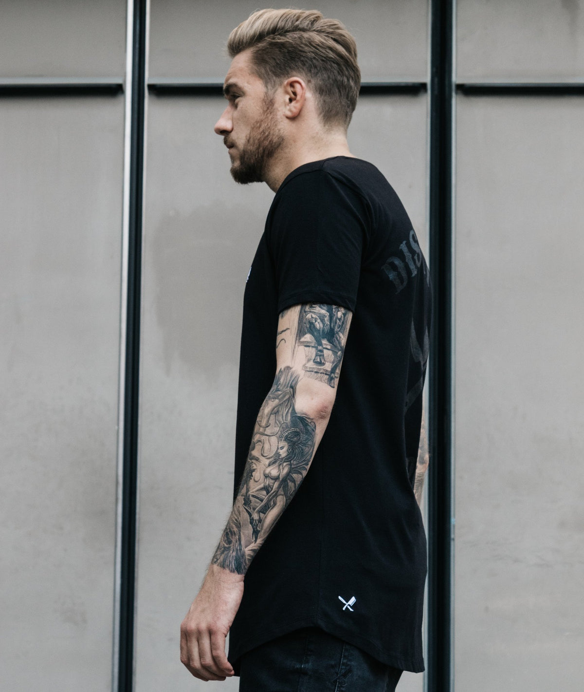 CUTTED NECK TEAM long t-shirt by Distorted People