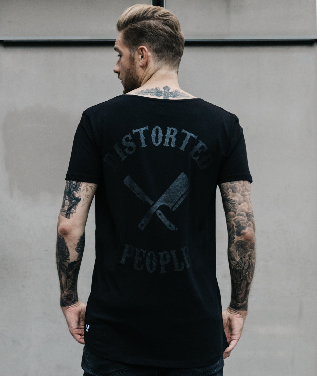CUTTED NECK TEAM long t-shirt by Distorted People