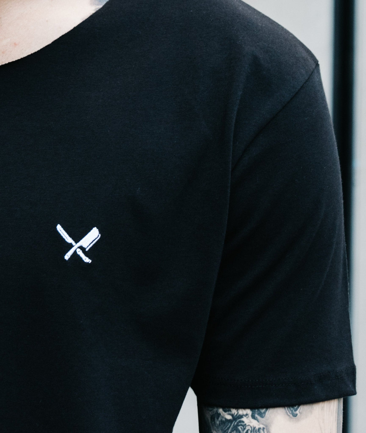 CUTTED NECK TEAM long t-shirt by Distorted People