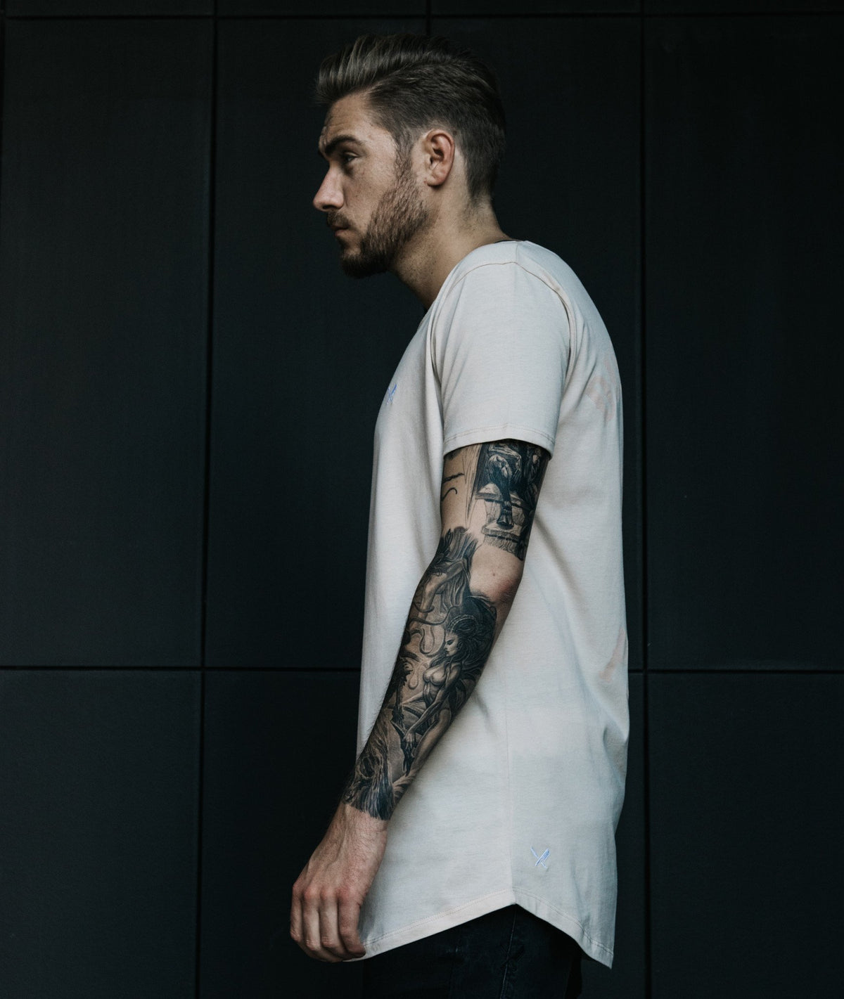 CUTTED NECK TEAM long t-shirt by Distorted People