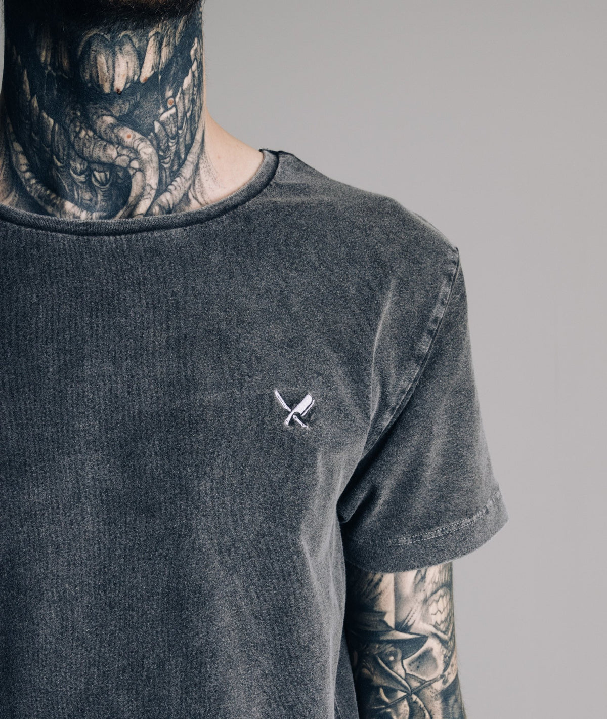 Grand Crew Neck long t-shirt by Distorted People