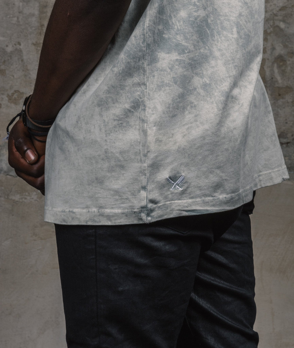 Grand Crew Neck long t-shirt by Distorted People