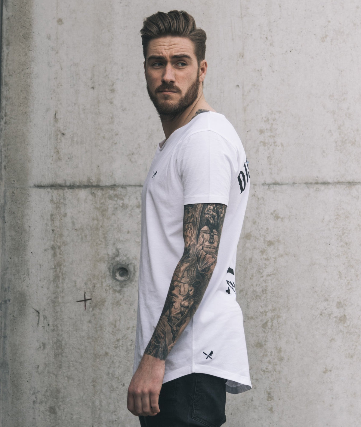 CUTTED NECK VINTAGE TEAM long t-shirt by Distorted People
