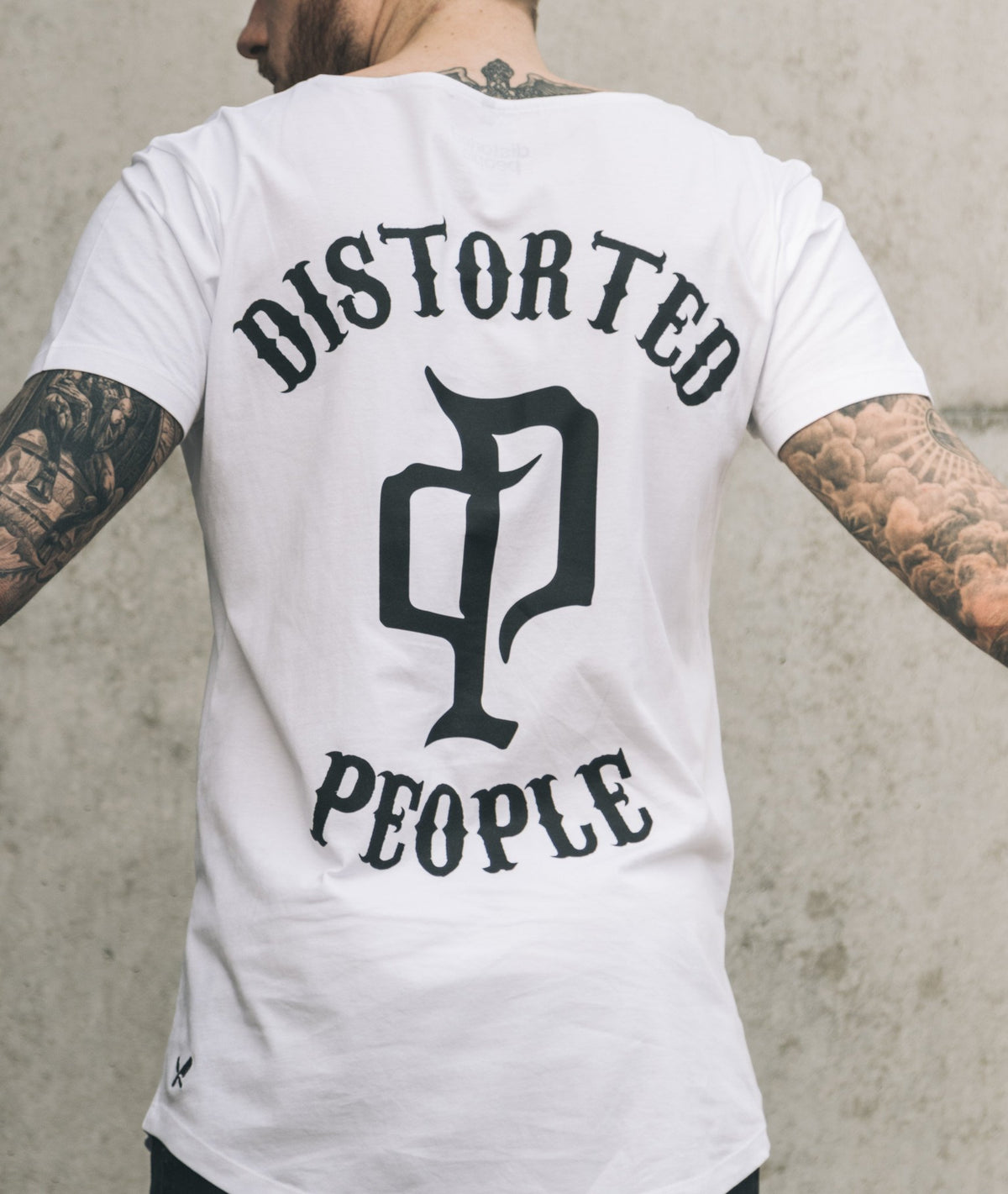 CUTTED NECK VINTAGE TEAM long t-shirt by Distorted People