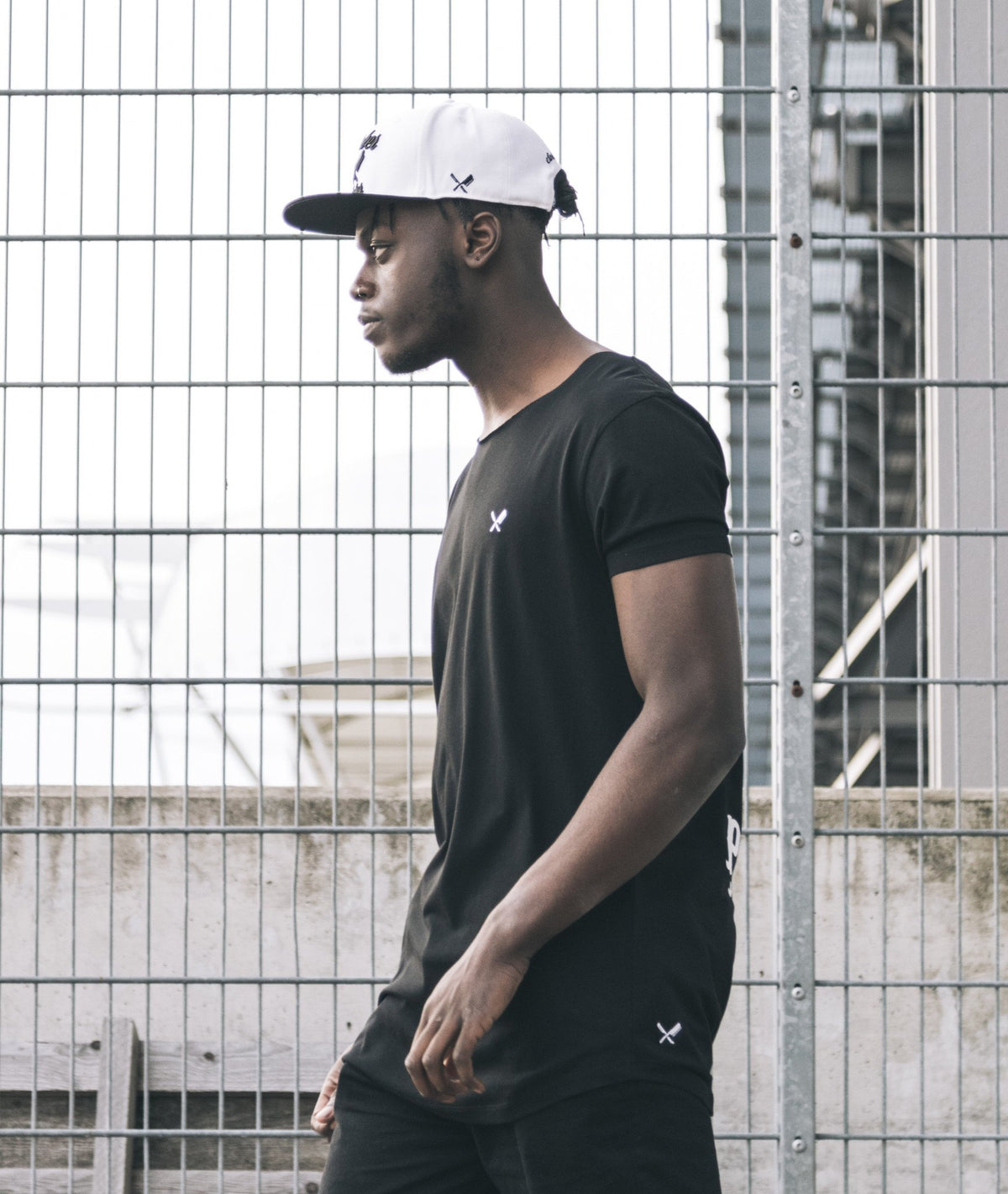 CUTTED NECK VINTAGE TEAM long t-shirt by Distorted People
