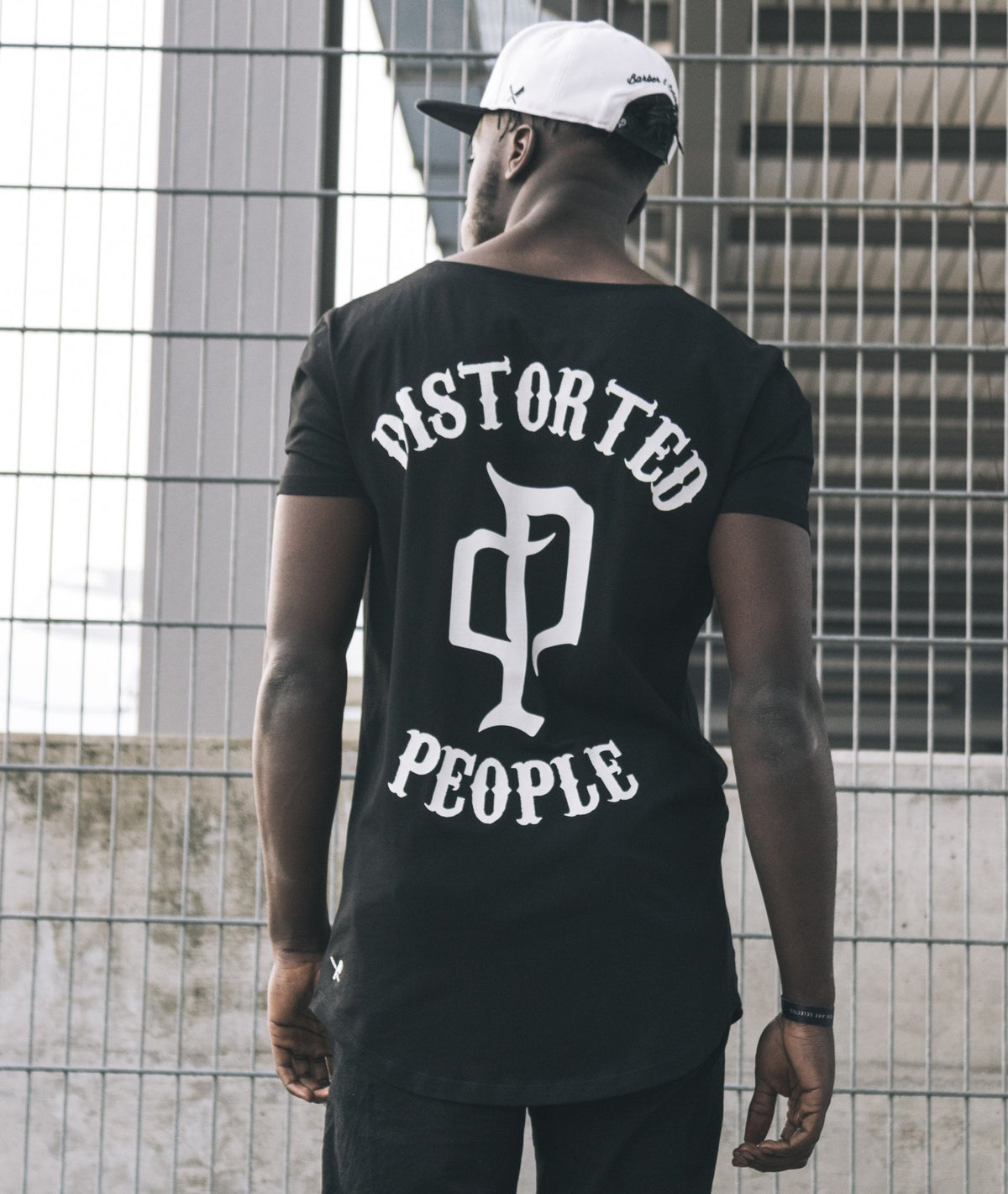 CUTTED NECK VINTAGE TEAM long t-shirt by Distorted People