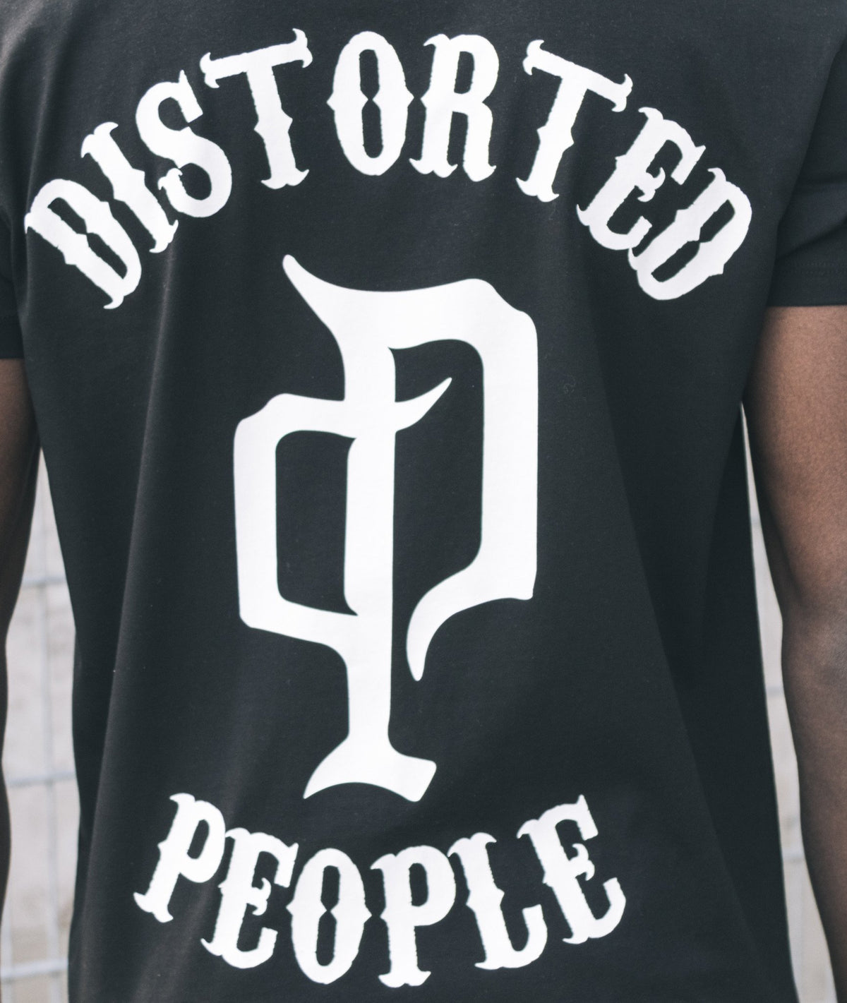 CUTTED NECK VINTAGE TEAM long t-shirt by Distorted People