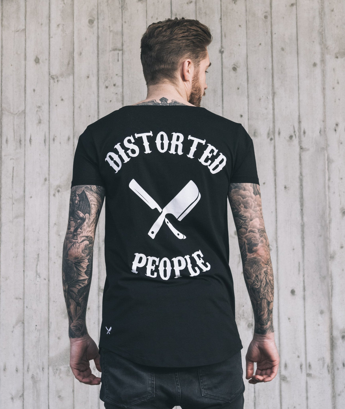 Cutted Neck Team long t-shirt by Distorted People