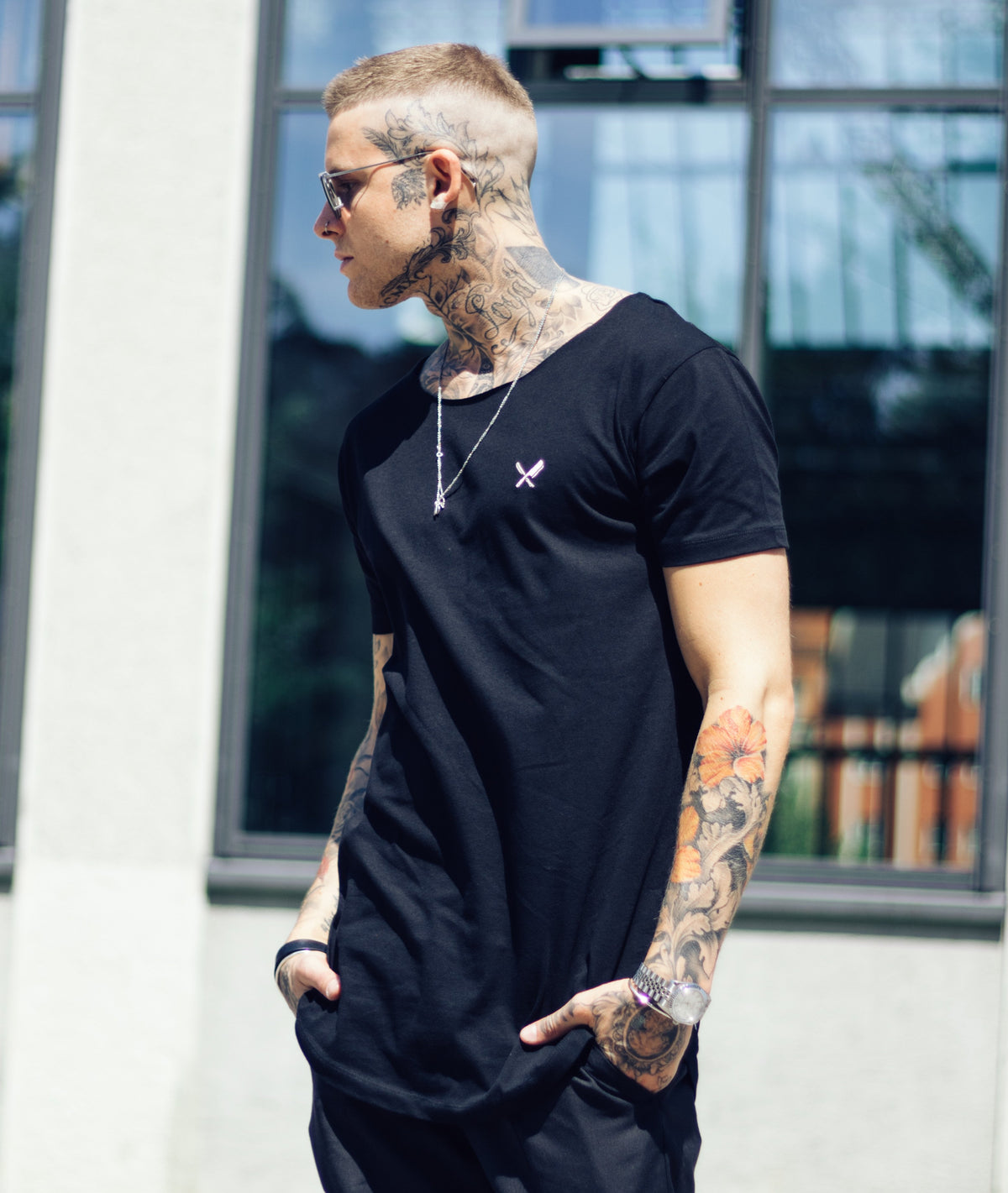 Cutted Neck Vintage Team long t-shirt by Distorted People