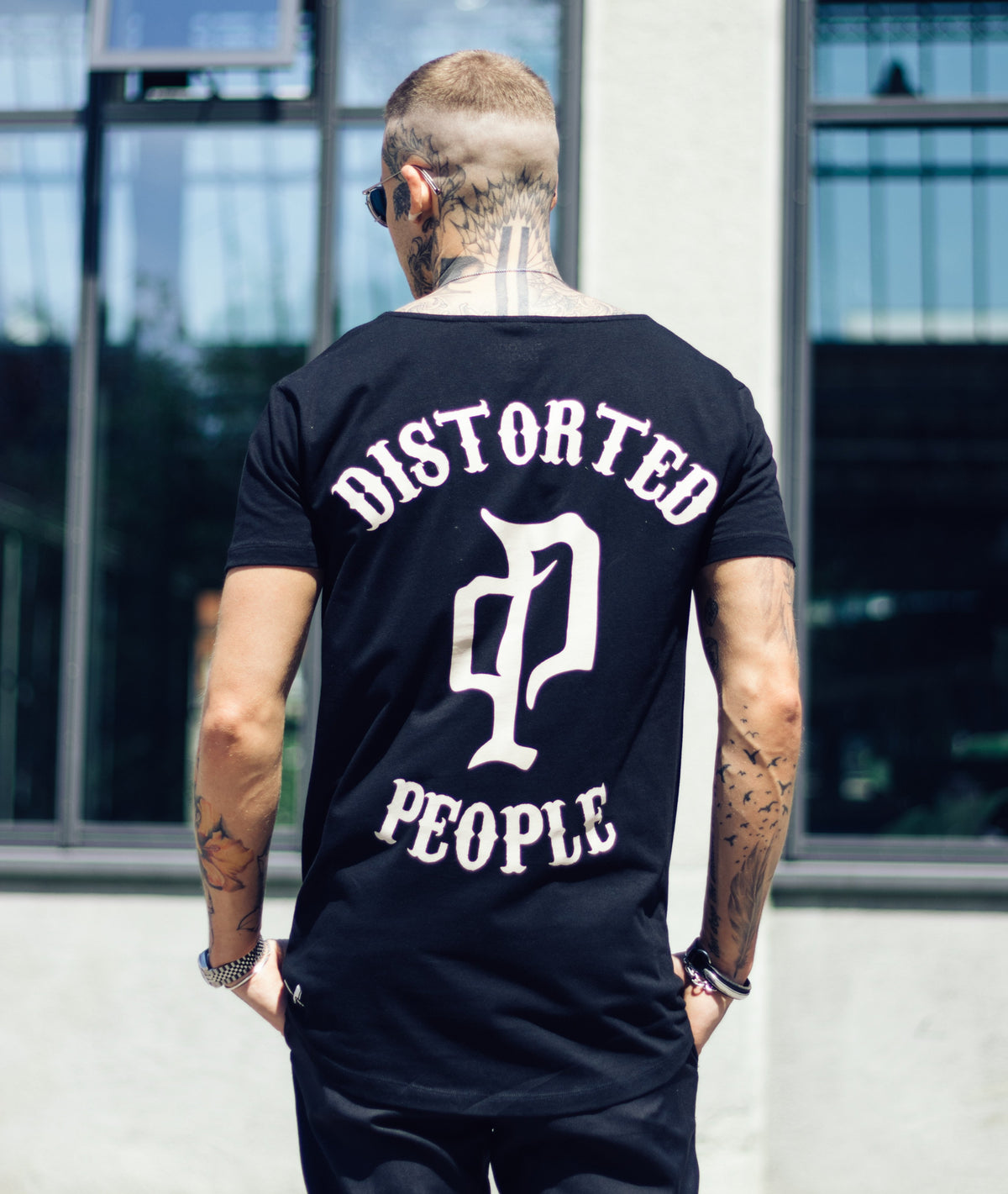 Cutted Neck Vintage Team long t-shirt by Distorted People