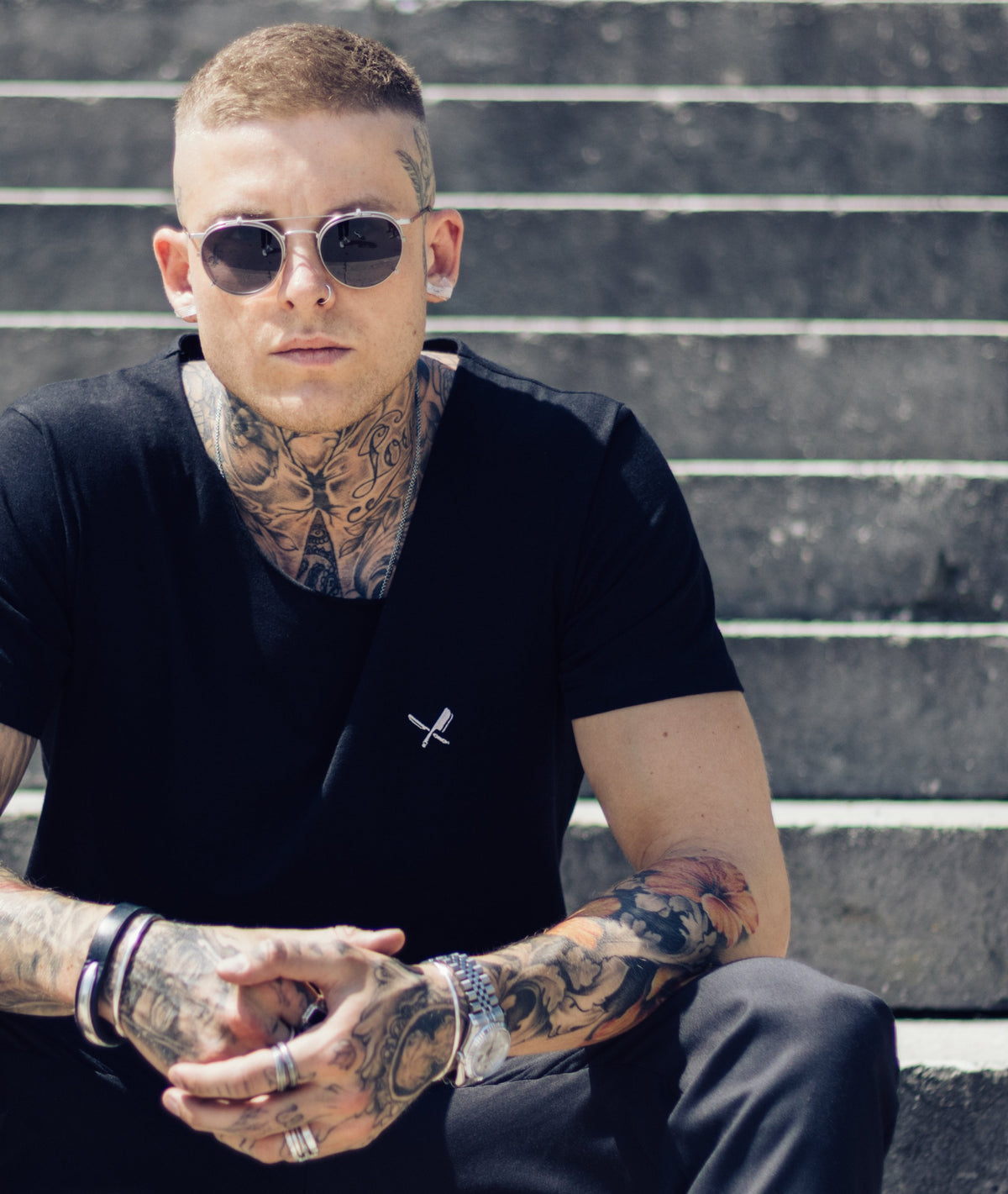 Cutted Neck Lettering long t-shirt by Distorted People