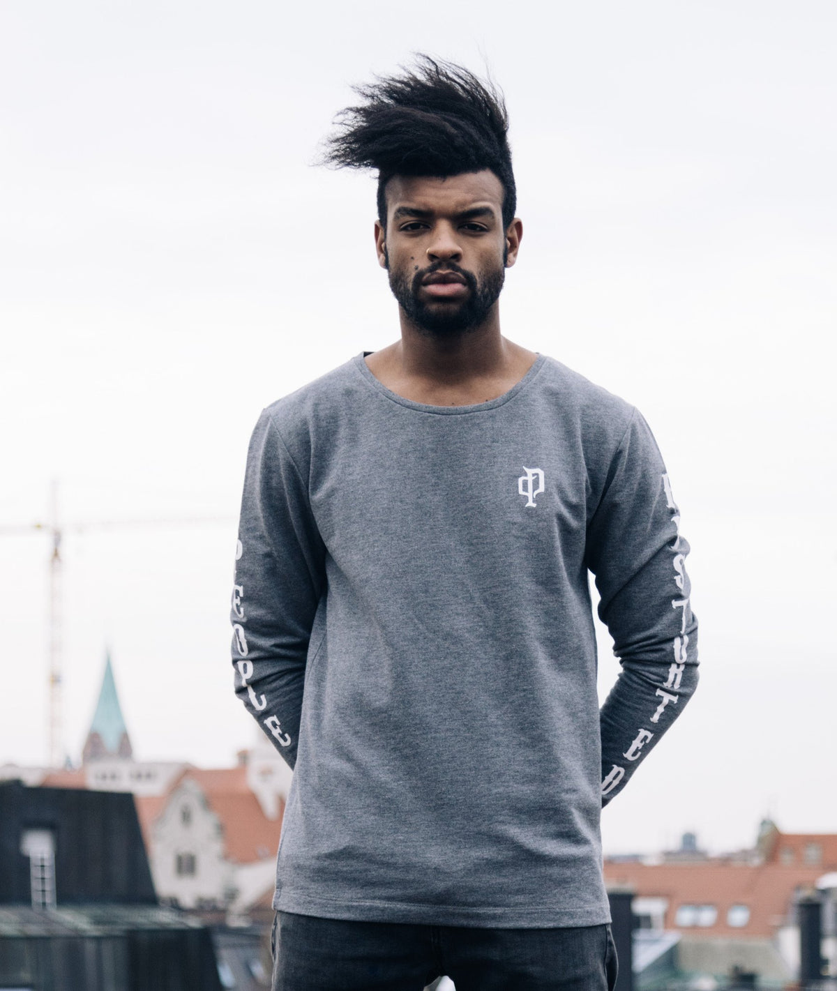 Grand Neck Team longsleeve by Distorted People