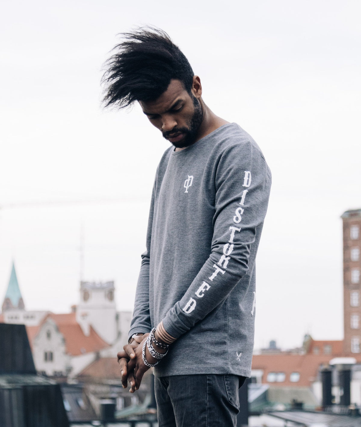 Grand Neck Team longsleeve by Distorted People