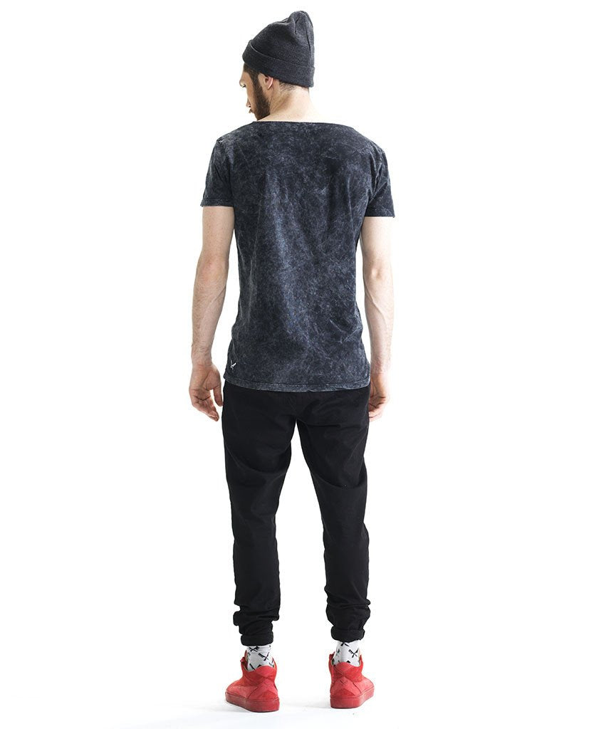 CUTTED NECK t-shirt by Distorted People